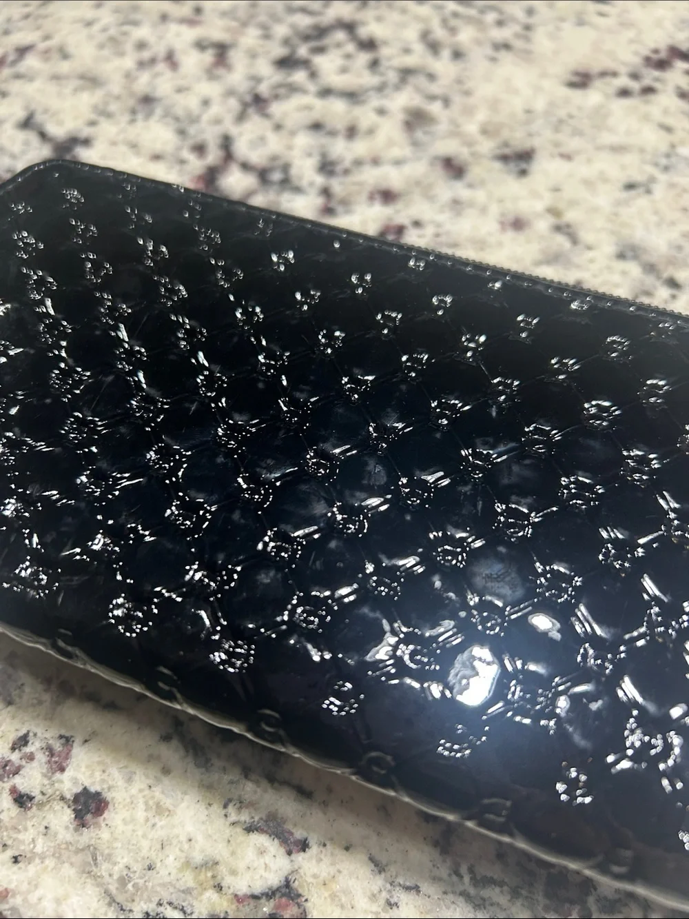 Kenneth Cole Reaction Black Quilted Patent Zip-Around Card Holder